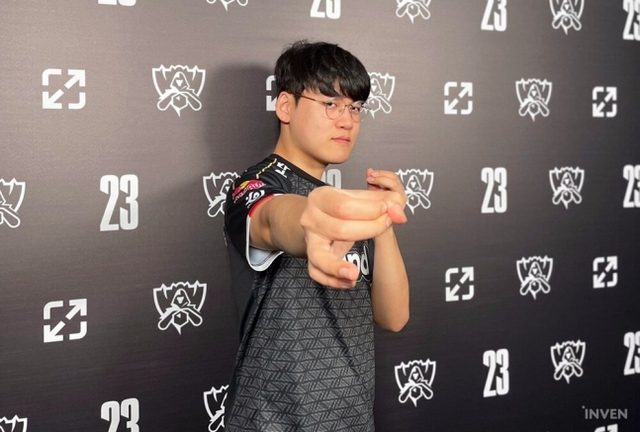 Nhưng anh khẳng định vẫn còn nhiều lựa chọn chưa mang ra sử dụng Nhưng anh khẳng định vẫn còn nhiều lựa chọn chưa mang ra sử dụng