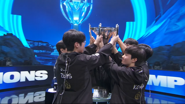 Nhưng T1 quá "out trình" Nhưng T1 quá "out trình"