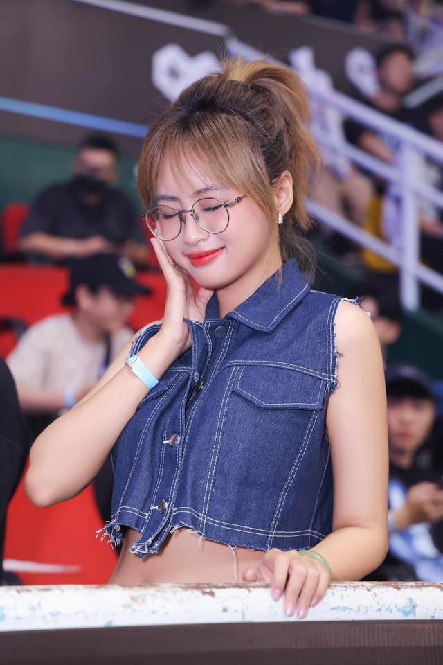 Dàn gái đẹp MC Esports "xả ảnh" hậu CKTG, khó tìm ra người chiếm "spotlight" - Ảnh 13. Dàn gái đẹp MC Esports "xả ảnh" hậu CKTG, khó tìm ra người chiếm "spotlight" - Ảnh 13.