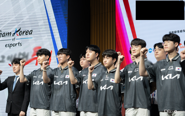 HLV KkOma từng làm việc với nhiều siêu sao T1 hiện tại khi tham dự ASIAD HLV KkOma từng làm việc với nhiều siêu sao T1 hiện tại khi tham dự ASIAD