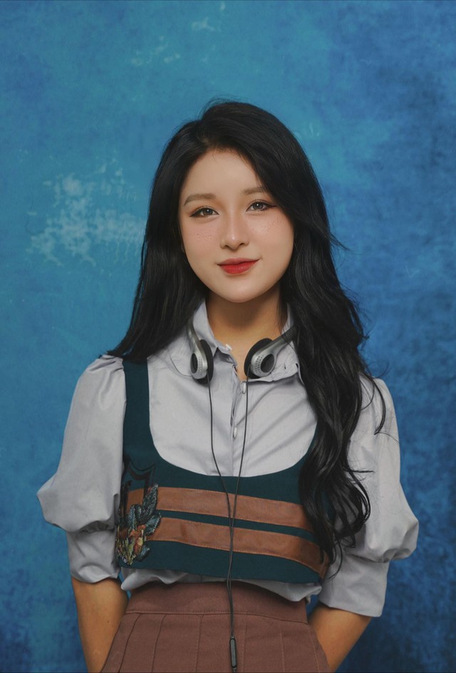 Nữ giáo viên Vật lý xinh như hot girl từ bỏ việc livestream ngay khi nổi tiếng, cuộc sống giờ ra sao? - Ảnh 4. Nữ giáo viên Vật lý xinh như hot girl từ bỏ việc livestream ngay khi nổi tiếng, cuộc sống giờ ra sao? - Ảnh 4.