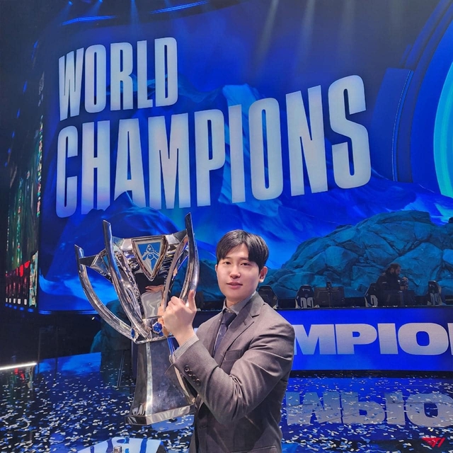 Theo phía KDF cho biết thì chính T1 yêu cầu họ cấm vào Azir, Sylas và Jarvan IV trong khi scrim Theo phía KDF cho biết thì chính T1 yêu cầu họ cấm vào Azir, Sylas và Jarvan IV trong khi scrim