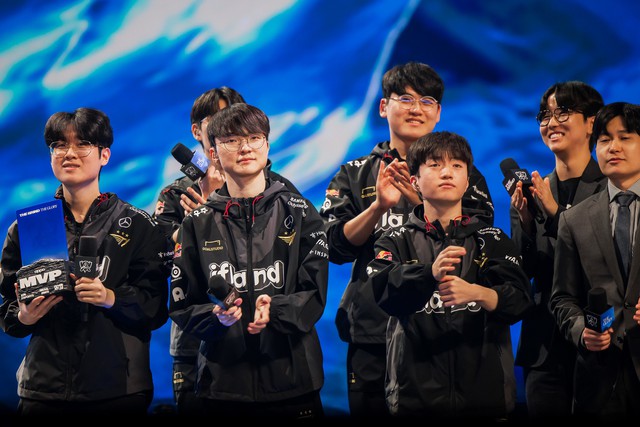 BHL T1 đã cho thấy họ thực sự rất nhạy bén với meta và "đọc vị" đối thủ BHL T1 đã cho thấy họ thực sự rất nhạy bén với meta và "đọc vị" đối thủ