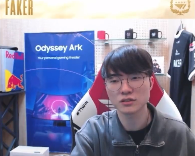 Faker cũng đã trở lại stream mới đây Faker cũng đã trở lại stream mới đây