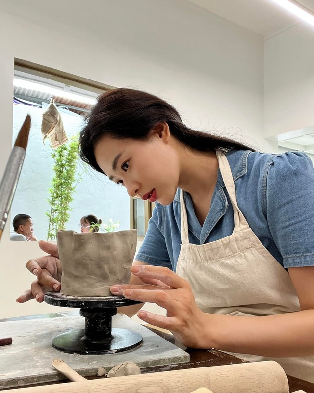 Soi "info" gái xinh nướng khoai vỉa hè, từng gây xôn xao với cảnh nhạy cảm trên phim giờ vàng - Ảnh 5.