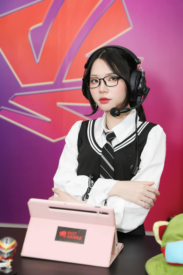 Nâng tầm si mê, nhiều fan nam đồng loạt thể hiện tình cảm đầy phấn khích với Remind - Ảnh 1. Nâng tầm si mê, nhiều fan nam đồng loạt thể hiện tình cảm đầy phấn khích với Remind - Ảnh 1.