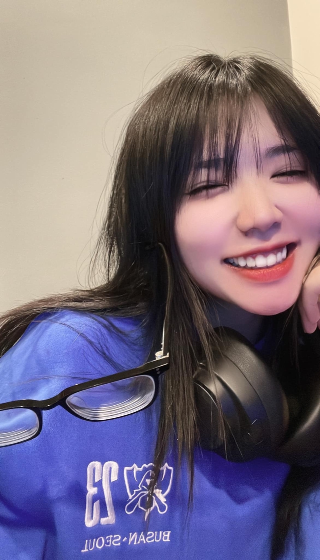 Nâng tầm si mê, nhiều fan nam đồng loạt thể hiện tình cảm đầy phấn khích với Remind - Ảnh 6. Nâng tầm si mê, nhiều fan nam đồng loạt thể hiện tình cảm đầy phấn khích với Remind - Ảnh 6.