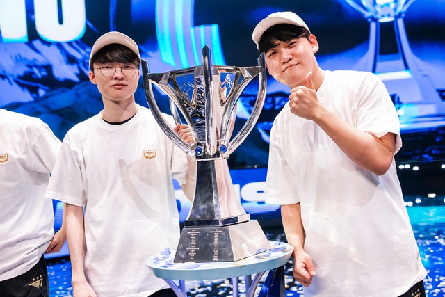 Gumayusi cũng đang cho thấy tầm ảnh hưởng của mình tại T1, nhất là khi Faker vắng mặt Gumayusi cũng đang cho thấy tầm ảnh hưởng của mình tại T1, nhất là khi Faker vắng mặt