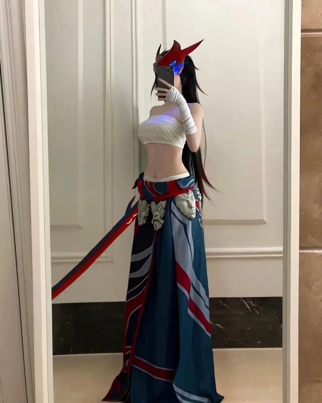 Cosplay thành tướng Yone, hot girl giấu mặt khiến anh em fan game phát &quot;cuồng&quot; - Ảnh 3.