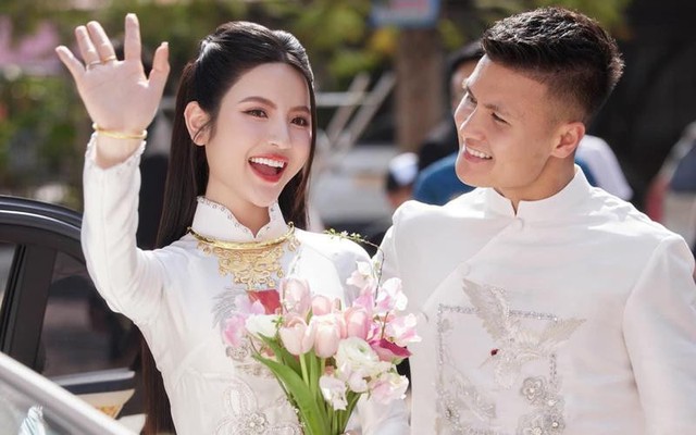 Cưới bạn gái xinh đẹp, cầu thủ Quang Hải vẫn nhớ đến một người, đặc biệt gửi lời nhắn nhủ ngay trong ngày vui - Ảnh 1. Cưới bạn gái xinh đẹp, cầu thủ Quang Hải vẫn nhớ đến một người, đặc biệt gửi lời nhắn nhủ ngay trong ngày vui - Ảnh 1.