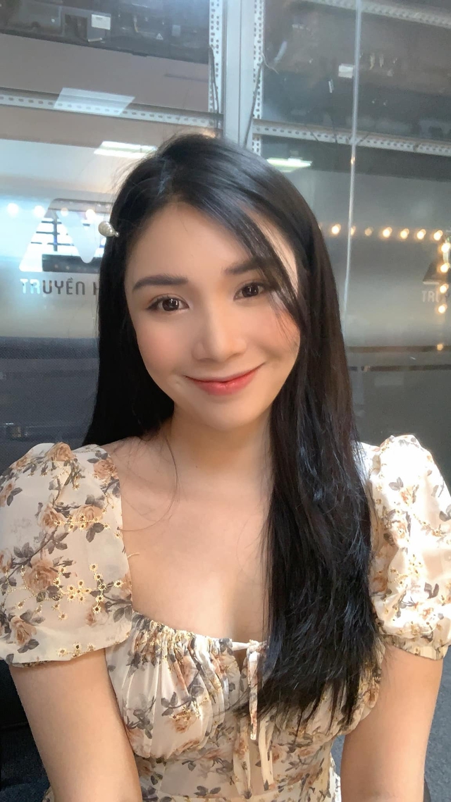 Ngắm nhan sắc hot girl Thanh Bi sau 7 năm chia tay, tình cũ không kiềm được phải làm ngay điều này - Ảnh 8. Ngắm nhan sắc hot girl Thanh Bi sau 7 năm chia tay, tình cũ không kiềm được phải làm ngay điều này - Ảnh 8.