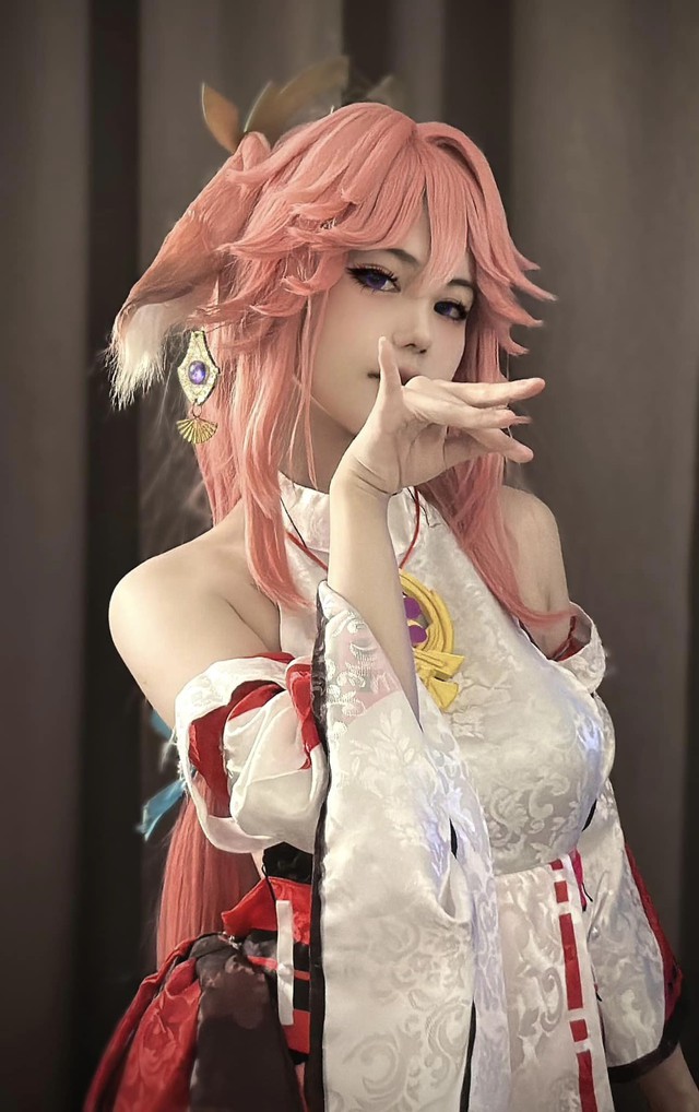 Khoe góc nghiêng thần thánh, màn cosplay Yae Miko hút hồn fan nam - Ảnh 3. Khoe góc nghiêng thần thánh, màn cosplay Yae Miko hút hồn fan nam - Ảnh 3.