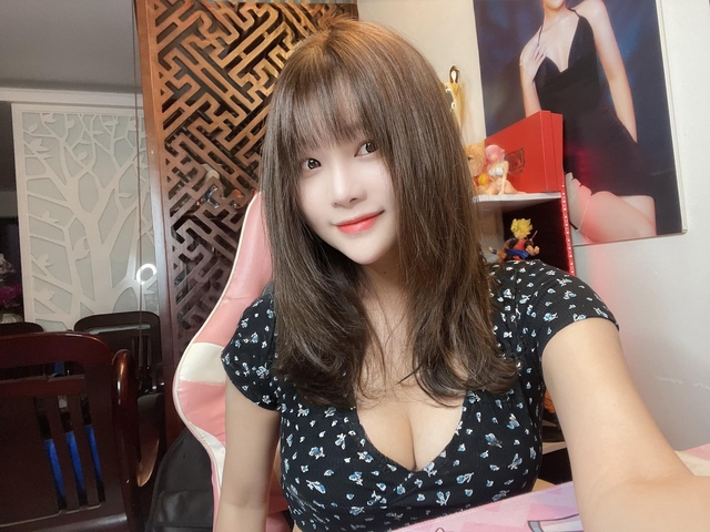 Nhờ AI chỉnh ảnh, nữ streamer từng nhận mình "ngon nhất Liên Quân" ngơ ngác với thành phẩm - Ảnh 1. Nhờ AI chỉnh ảnh, nữ streamer từng nhận mình "ngon nhất Liên Quân" ngơ ngác với thành phẩm - Ảnh 1.