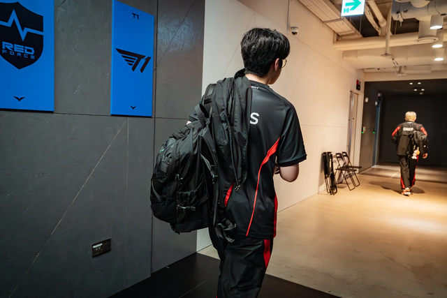 T1 đã trải qua giai đoạn cuối vòng bảng LCK Mùa Xuân 2024 khá khó khăn T1 đã trải qua giai đoạn cuối vòng bảng LCK Mùa Xuân 2024 khá khó khăn