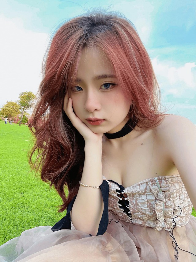Bị tóm dính clip "ăn kem" với hot girl kém 9 tuổi, ViruSs nói gì?- Ảnh 3. Bị tóm dính clip "ăn kem" với hot girl kém 9 tuổi, ViruSs nói gì?- Ảnh 3.