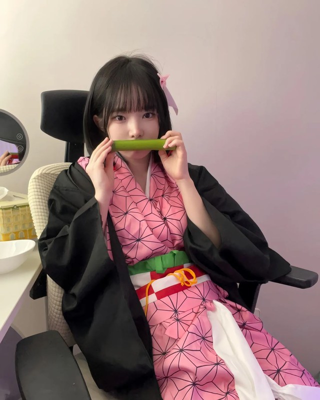 Ngoài ra thì cô thỉnh thoảng có cosplay cho vui
