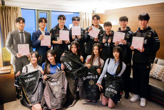 Keria là fan cứng Kpop, nhất là của nhóm aespa và NewJeans Keria là fan cứng Kpop, nhất là của nhóm aespa và NewJeans