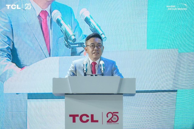 Chủ tịch tập đoàn kiêm nhà sáng lập TCL Li Dongsheng chia sẻ tại sự kiện Chủ tịch tập đoàn kiêm nhà sáng lập TCL Li Dongsheng chia sẻ tại sự kiện