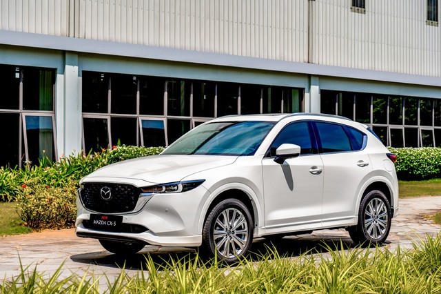 Bùng nổ doanh số, Mazda CX-5 đứng trước cơ hội lần đầu trở thành Vua doanh số tại thị trường Việt Nam - Ảnh 4. Bùng nổ doanh số, Mazda CX-5 đứng trước cơ hội lần đầu trở thành Vua doanh số tại thị trường Việt Nam - Ảnh 4.