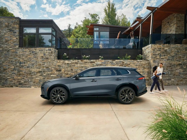 Toyota tung bản Crown mới thế chân Harrier/Venza - Ảnh 8. Toyota tung bản Crown mới thế chân Harrier/Venza - Ảnh 8.