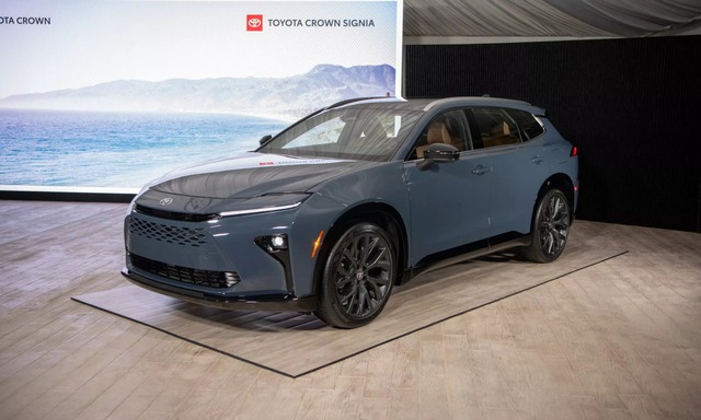 Toyota tung bản Crown mới thế chân Harrier/Venza - Ảnh 1. Toyota tung bản Crown mới thế chân Harrier/Venza - Ảnh 1.