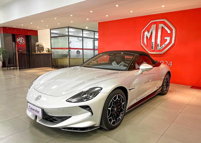Đại lý báo MG Cyberster giá dự kiến hơn 2,2 tỷ tại Việt Nam, rẻ hơn BMW Z4 nhưng sức mạnh ngang siêu xe - Ảnh 1. Đại lý báo MG Cyberster giá dự kiến hơn 2,2 tỷ tại Việt Nam, rẻ hơn BMW Z4 nhưng sức mạnh ngang siêu xe - Ảnh 1.