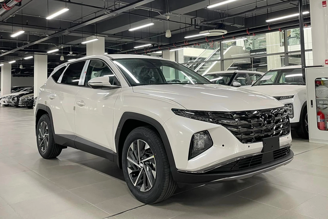 Loạt xe giảm giá trăm triệu cạnh tranh 'vua doanh số' CX-5 2023: Có xe mới bán hơn 3 tháng - Ảnh 4. Loạt xe giảm giá trăm triệu cạnh tranh 'vua doanh số' CX-5 2023: Có xe mới bán hơn 3 tháng - Ảnh 4.