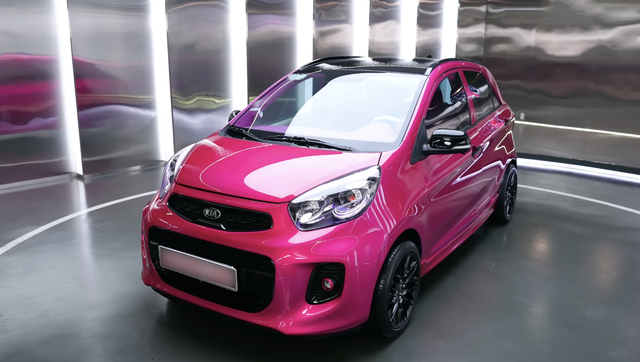 Nữ doanh nhân độ lại Kia Morning theo kiểu độc lạ: Hàng ghế sau có bệ tỳ tay, tủ lạnh, bàn làm việc không khác gì Maybach - Ảnh 2. Nữ doanh nhân độ lại Kia Morning theo kiểu độc lạ: Hàng ghế sau có bệ tỳ tay, tủ lạnh, bàn làm việc không khác gì Maybach - Ảnh 2.