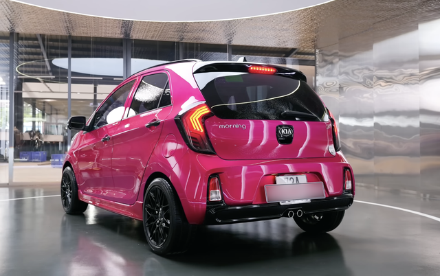 Nữ doanh nhân độ lại Kia Morning theo kiểu độc lạ: Hàng ghế sau có bệ tỳ tay, tủ lạnh, bàn làm việc không khác gì Maybach - Ảnh 4. Nữ doanh nhân độ lại Kia Morning theo kiểu độc lạ: Hàng ghế sau có bệ tỳ tay, tủ lạnh, bàn làm việc không khác gì Maybach - Ảnh 4.