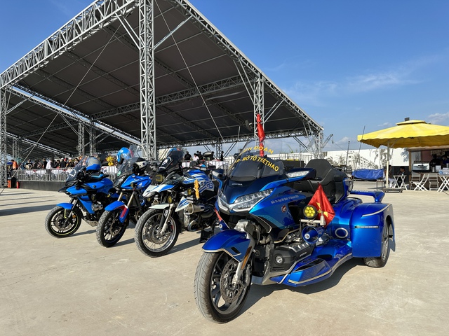 Dàn mô tô cả trăm tỷ quy tụ tại TP.HCM: Nhiều siêu phẩm, xe của Hoàng Kim Khánh cũng góp mặt - Ảnh 9. Dàn mô tô cả trăm tỷ quy tụ tại TP.HCM: Nhiều siêu phẩm, xe của Hoàng Kim Khánh cũng góp mặt - Ảnh 9.