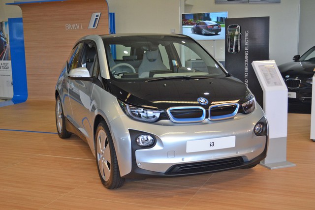 Đến đại lý hỏi xe điện mà sales không muốn tiếp thì đây có thể là những lý do - Ảnh 1. Đến đại lý hỏi xe điện mà sales không muốn tiếp thì đây có thể là những lý do - Ảnh 1.