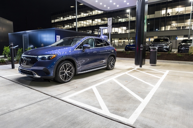 Mercedes-Benz mở trạm sạc siêu sang cho người dùng - Ảnh 7. Mercedes-Benz mở trạm sạc siêu sang cho người dùng - Ảnh 7.