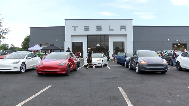 Đến đại lý hỏi xe điện mà sales không muốn tiếp thì đây có thể là những lý do - Ảnh 2. Đến đại lý hỏi xe điện mà sales không muốn tiếp thì đây có thể là những lý do - Ảnh 2.