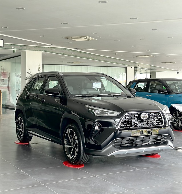 Giá Toyota Yaris Cross chạm đáy mới: Giảm cao nhất 100 triệu đồng, thêm sức đấu Seltos và Creta - Ảnh 1. Giá Toyota Yaris Cross chạm đáy mới: Giảm cao nhất 100 triệu đồng, thêm sức đấu Seltos và Creta - Ảnh 1.