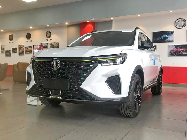 MG RX5 giảm giá gần 100 triệu tại đại lý: Còn nhỉnh hơn 600 triệu, rẻ như Seltos base dù ngang cỡ Sportage - Ảnh 1. MG RX5 giảm giá gần 100 triệu tại đại lý: Còn nhỉnh hơn 600 triệu, rẻ như Seltos base dù ngang cỡ Sportage - Ảnh 1.