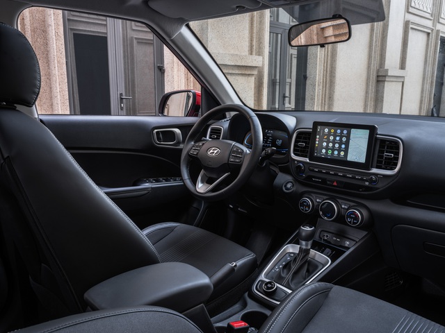 Hyundai Venue chốt giá từ 539 triệu đồng: Hàng ghế sau xuất sắc nhất phân khúc nhưng thua Raize về công nghệ an toàn - Ảnh 3. Hyundai Venue chốt giá từ 539 triệu đồng: Hàng ghế sau xuất sắc nhất phân khúc nhưng thua Raize về công nghệ an toàn - Ảnh 3.