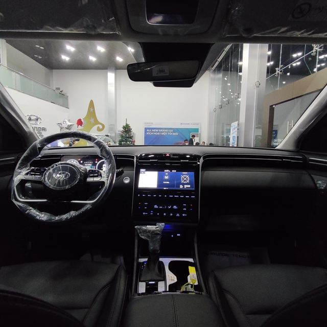 'Đang vui thì đứt dây đàn', giá Tucson và Santa Fe bất ngờ tăng trở lại: Cao nhất 90 triệu, dễ đánh mất lợi thế vào tay CX-5 và CR-V - Ảnh 6. 'Đang vui thì đứt dây đàn', giá Tucson và Santa Fe bất ngờ tăng trở lại: Cao nhất 90 triệu, dễ đánh mất lợi thế vào tay CX-5 và CR-V - Ảnh 6.