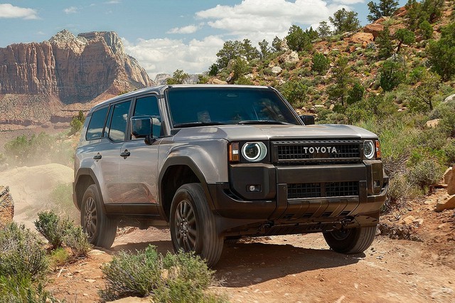 Toyota Land Cruiser Prado 2024 cháy hàng tại nước này chỉ sau 30 phút - Ảnh 1. Toyota Land Cruiser Prado 2024 cháy hàng tại nước này chỉ sau 30 phút - Ảnh 1.