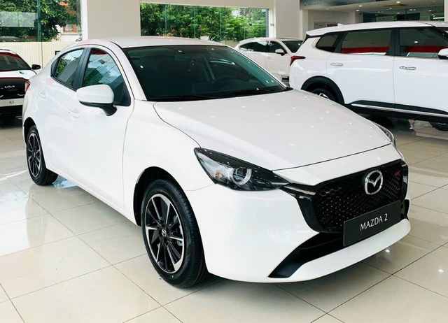 Loạt xe Mazda nhập ‘ngược dòng’ tăng giá đầu năm 2024: Giá Mazda2 tăng mạnh sau đợt giảm, CX-3 mới về cũng đắt hơn - Ảnh 2. Loạt xe Mazda nhập ‘ngược dòng’ tăng giá đầu năm 2024: Giá Mazda2 tăng mạnh sau đợt giảm, CX-3 mới về cũng đắt hơn - Ảnh 2.