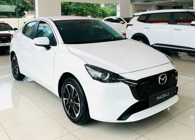 Loạt xe Mazda nhập ‘ngược dòng’ tăng giá đầu năm 2024: Giá Mazda2 tăng mạnh sau đợt giảm, CX-3 mới về cũng đắt hơn - Ảnh 2.