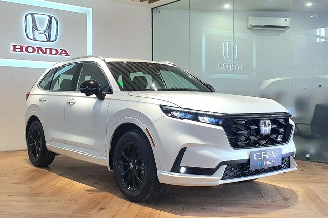Loạt xe hybrid ra mắt Việt Nam năm 2023: Chủ yếu là SUV, nhiều mẫu giảm giá cả trăm triệu dù vừa mở bán - Ảnh 9. Loạt xe hybrid ra mắt Việt Nam năm 2023: Chủ yếu là SUV, nhiều mẫu giảm giá cả trăm triệu dù vừa mở bán - Ảnh 9.