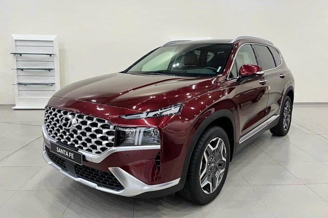 Loạt xe hybrid ra mắt Việt Nam năm 2023: Chủ yếu là SUV, nhiều mẫu giảm giá cả trăm triệu dù vừa mở bán - Ảnh 1.