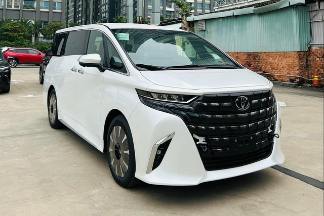 Loạt xe hybrid ra mắt Việt Nam năm 2023: Chủ yếu là SUV, nhiều mẫu giảm giá cả trăm triệu dù vừa mở bán - Ảnh 8. Loạt xe hybrid ra mắt Việt Nam năm 2023: Chủ yếu là SUV, nhiều mẫu giảm giá cả trăm triệu dù vừa mở bán - Ảnh 8.
