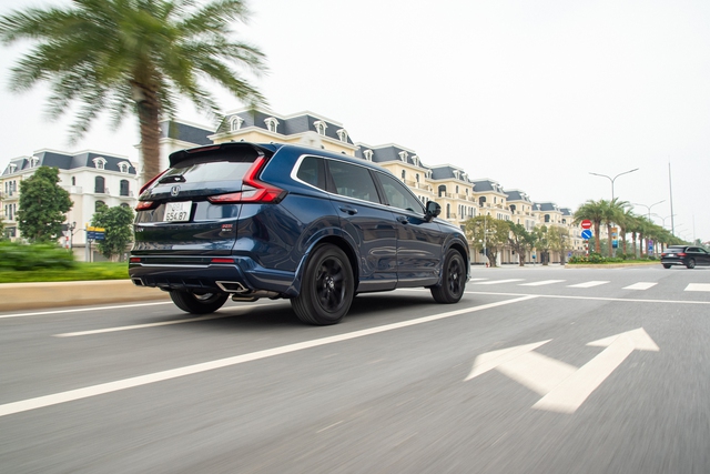 ‘Cố’ lên Honda CR-V e:HEV RS giá 1,259 tỷ đồng: Lái rồi mới thấy hay - Ảnh 13. ‘Cố’ lên Honda CR-V e:HEV RS giá 1,259 tỷ đồng: Lái rồi mới thấy hay - Ảnh 13.