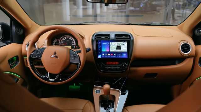 Mitsubishi Attrage lột xác từ trong ra ngoài: Màu sắc, ghế ngồi lấy cảm hứng giống Porsche, có phanh tay điện tử - Ảnh 2. Mitsubishi Attrage lột xác từ trong ra ngoài: Màu sắc, ghế ngồi lấy cảm hứng giống Porsche, có phanh tay điện tử - Ảnh 2.