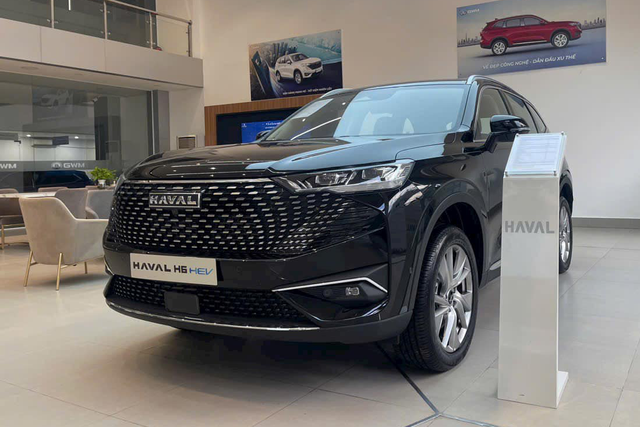 Loạt xe hybrid giảm giá mạnh tại Việt Nam: Santa Fe, H6 giảm hơn 200 triệu, Sorento, Yaris Cross rẻ hơn 100 triệu đồng - Ảnh 2. Loạt xe hybrid giảm giá mạnh tại Việt Nam: Santa Fe, H6 giảm hơn 200 triệu, Sorento, Yaris Cross rẻ hơn 100 triệu đồng - Ảnh 2.