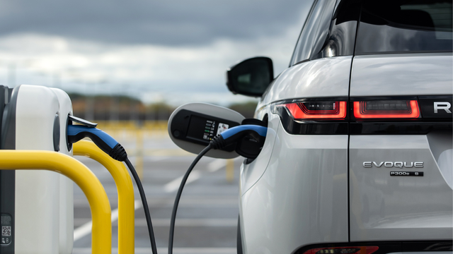 Sếp JLR châu Á - Thái Bình Dương: ‘Mở showroom kiểu mới đầu tiên thế giới ở Việt Nam là cơ hội lớn cho JLR’ - Ảnh 6. Sếp JLR châu Á - Thái Bình Dương: ‘Mở showroom kiểu mới đầu tiên thế giới ở Việt Nam là cơ hội lớn cho JLR’ - Ảnh 6.