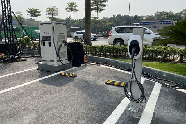 Sếp JLR châu Á - Thái Bình Dương: ‘Mở showroom kiểu mới đầu tiên thế giới ở Việt Nam là cơ hội lớn cho JLR’ - Ảnh 9. Sếp JLR châu Á - Thái Bình Dương: ‘Mở showroom kiểu mới đầu tiên thế giới ở Việt Nam là cơ hội lớn cho JLR’ - Ảnh 9.