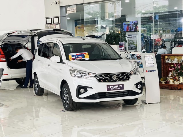 Suzuki Ertiga giảm kỷ lục 130 triệu: Bản AT lần đầu về mốc 478 triệu, rẻ hơn hẳn Xpander - Ảnh 2. Suzuki Ertiga giảm kỷ lục 130 triệu: Bản AT lần đầu về mốc 478 triệu, rẻ hơn hẳn Xpander - Ảnh 2.