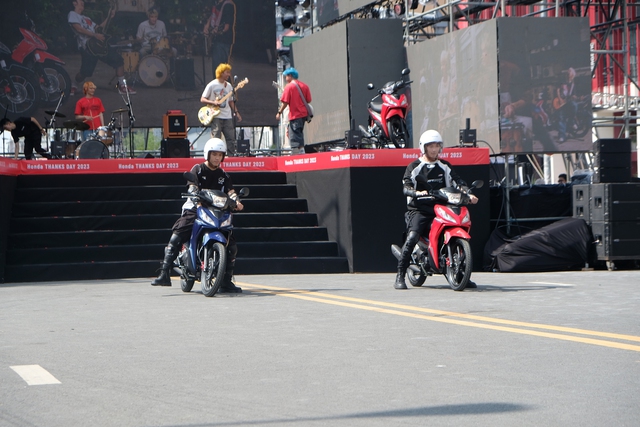 Honda mang Wave RSX 2024 đến ngày lễ tri ân: Giá từ 22 triệu đồng, thách thức Yamaha Sirius - Ảnh 5.
